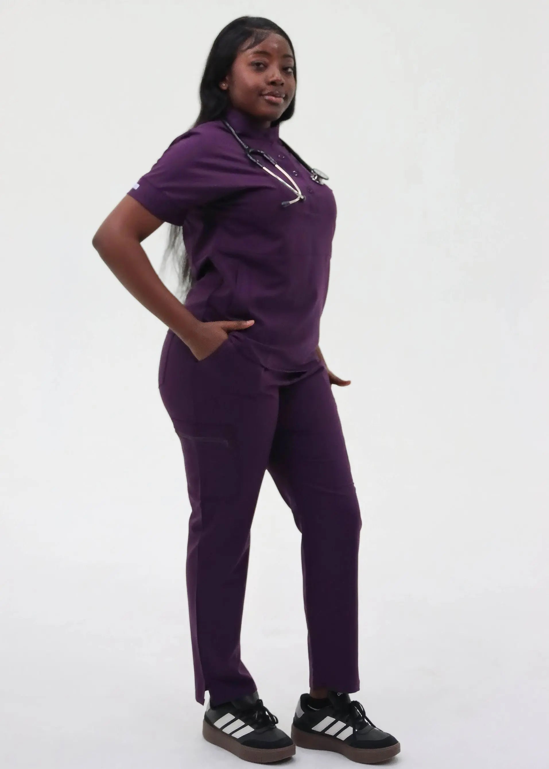 ALICIA STYLE™ - PANTALON COUPE DROITE SEPT POCHES AUBERGINE SoignerAvecStyle™