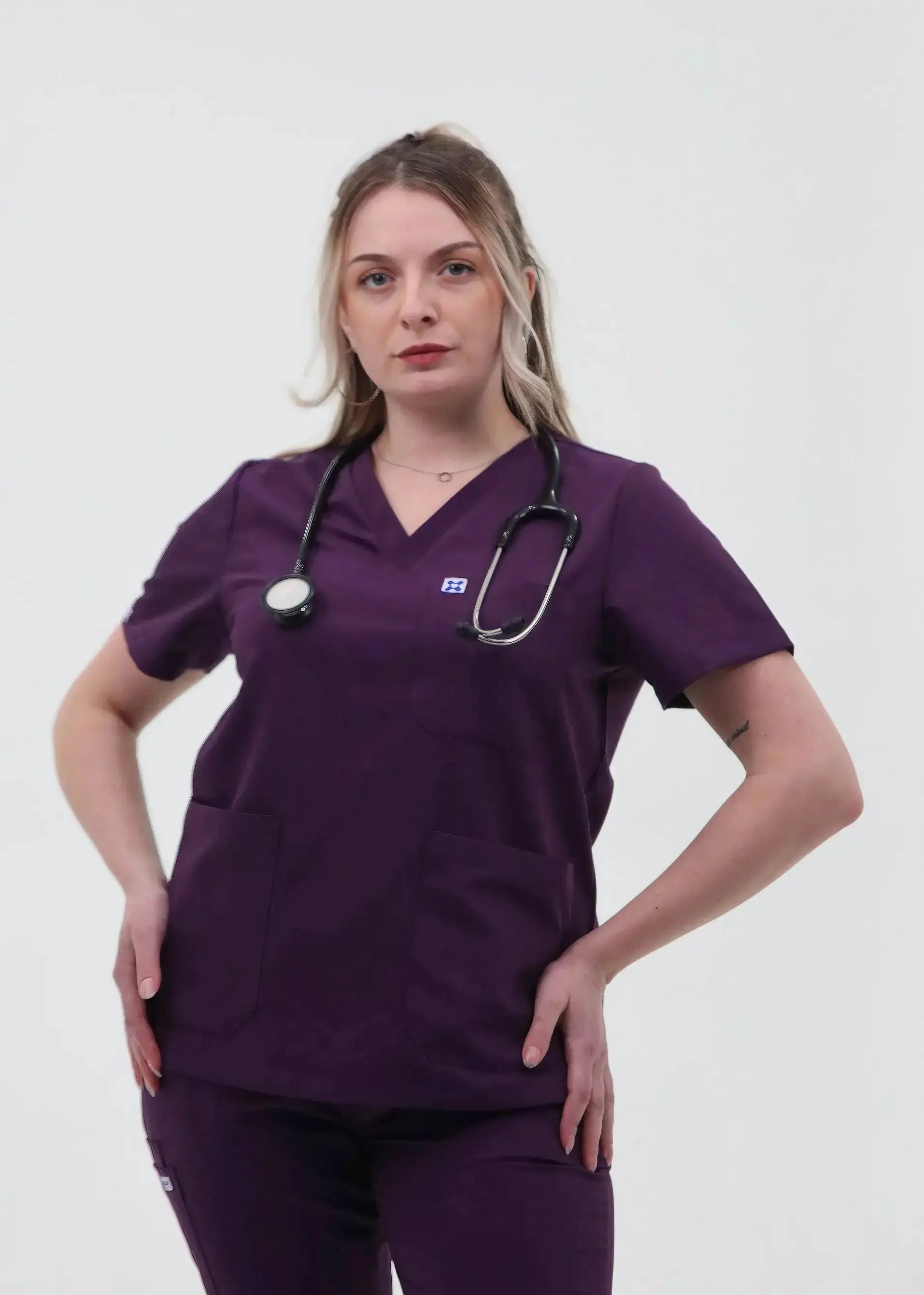 EVA STYLE™ - AUBERGINE - HAUT COL EN V TROIS POCHE SoignerAvecStyle™