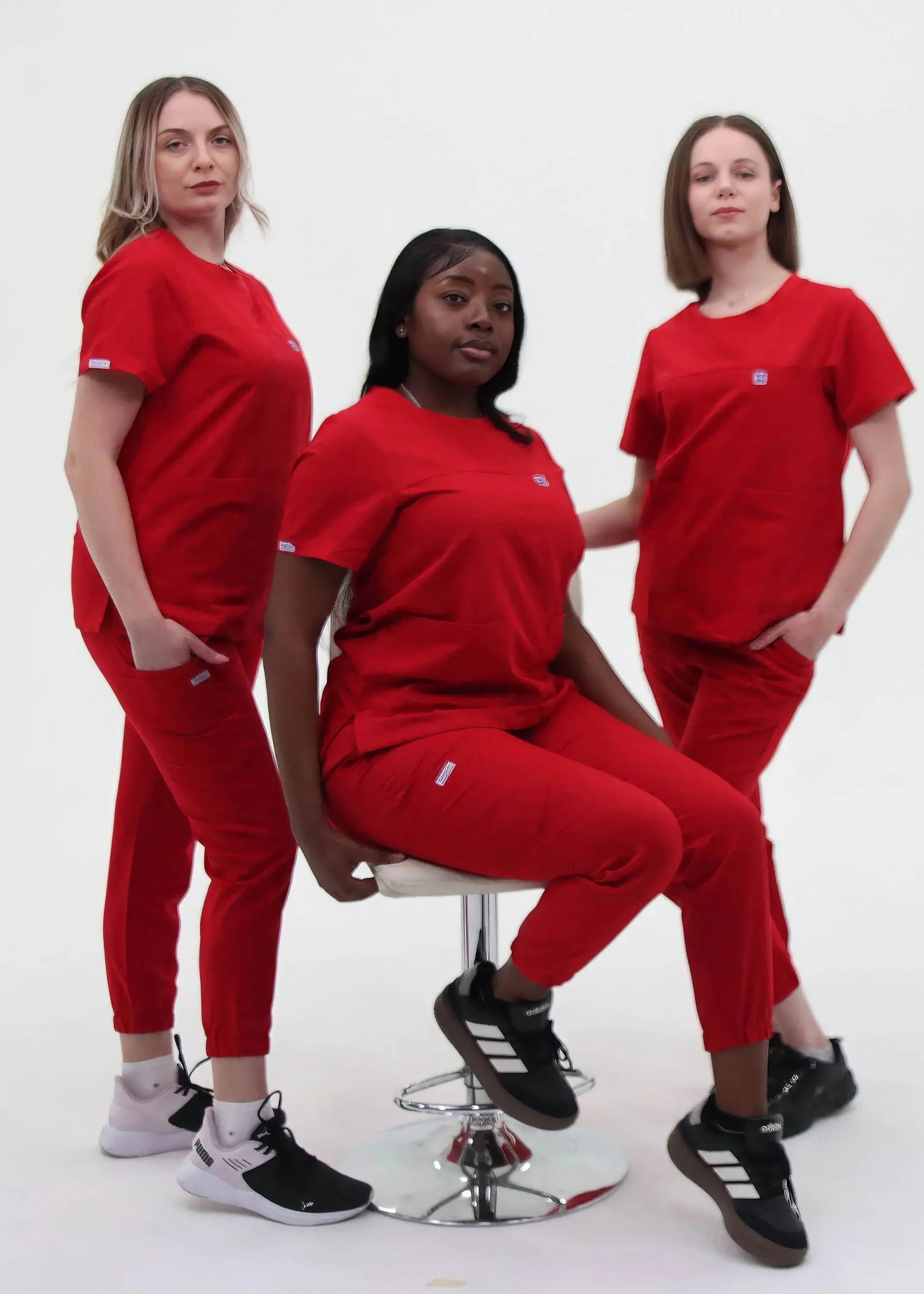 GABRIELLA STYLE™- PANTALON JOGGER SIX POCHES ROUGE MALIBOU SoignerAvecStyle™