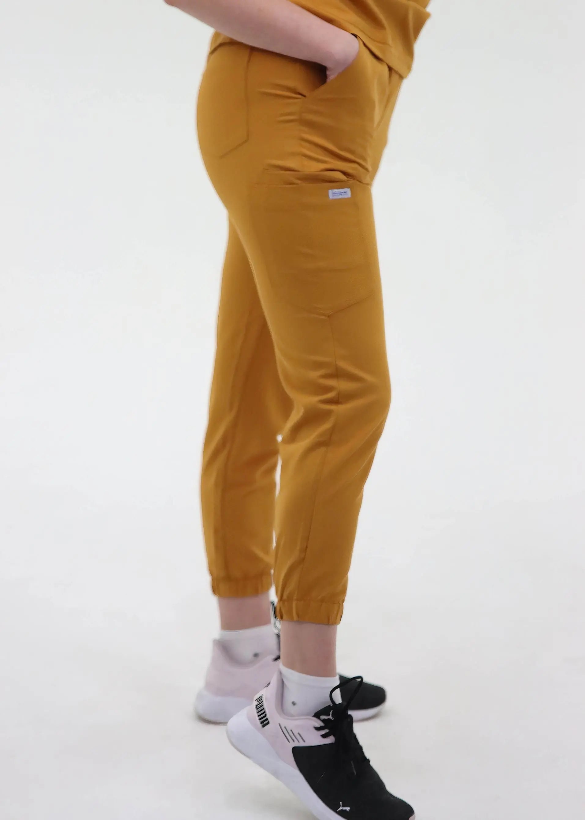 EVA STYLE™ - PANTALON JOGGER SIX POCHES CURCUMA SoignerAvecStyle™