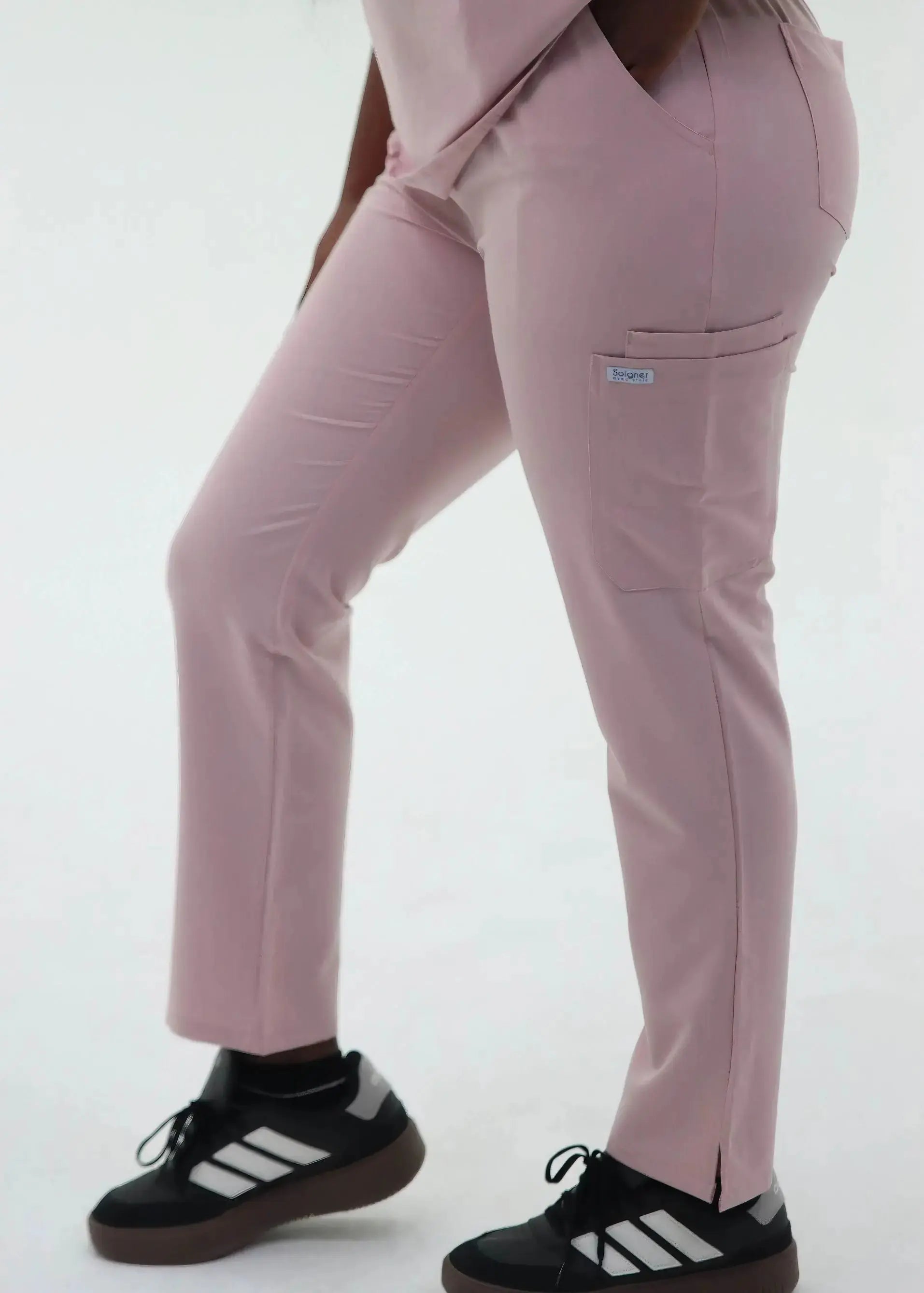 ALICIA STYLE™ - PANTALON COUPE DROITE SEPT POCHES ROSE PASTEL SoignerAvecStyle™