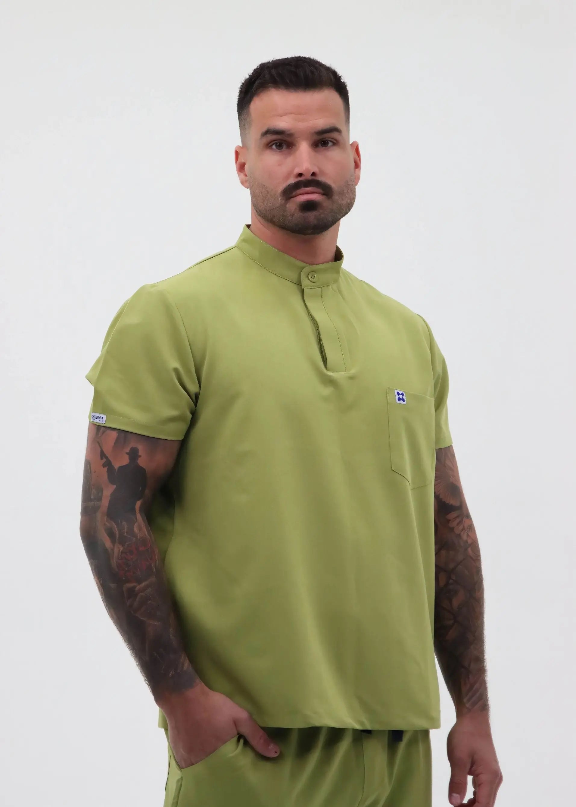 DANIEL HENLE - SCRUB TOP COL MANDARIN SoignerAvecStyle™