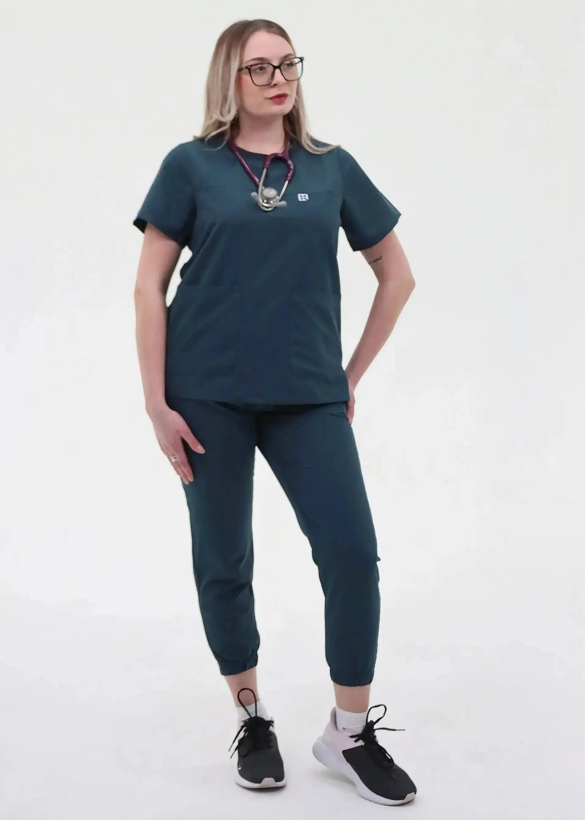 GABRIELLA STYLE™ - PANTALON JOGGER SIX POCHES EUCALYPTUS SoignerAvecStyle™