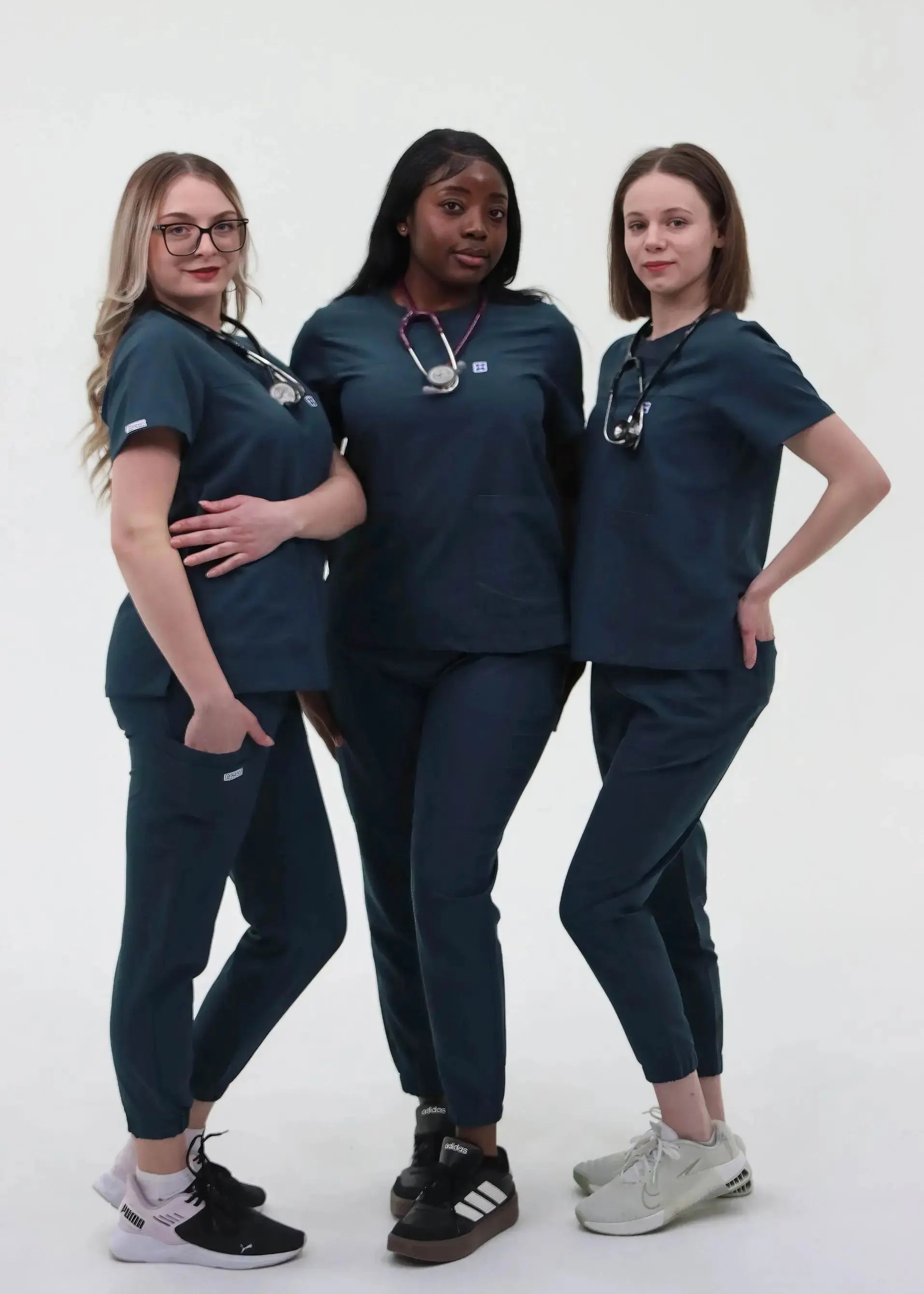 GABRIELLA STYLE™ - PANTALON JOGGER SIX POCHES EUCALYPTUS SoignerAvecStyle™
