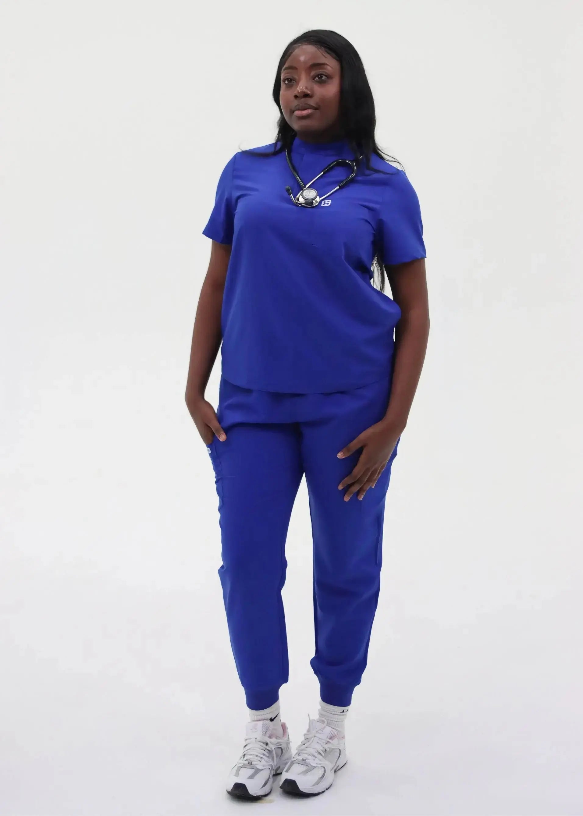 ZÉNA STYLE™ - HAUT COL MANDARIN TROIS POCHES BLEU ROYAL SoignerAvecStyle™