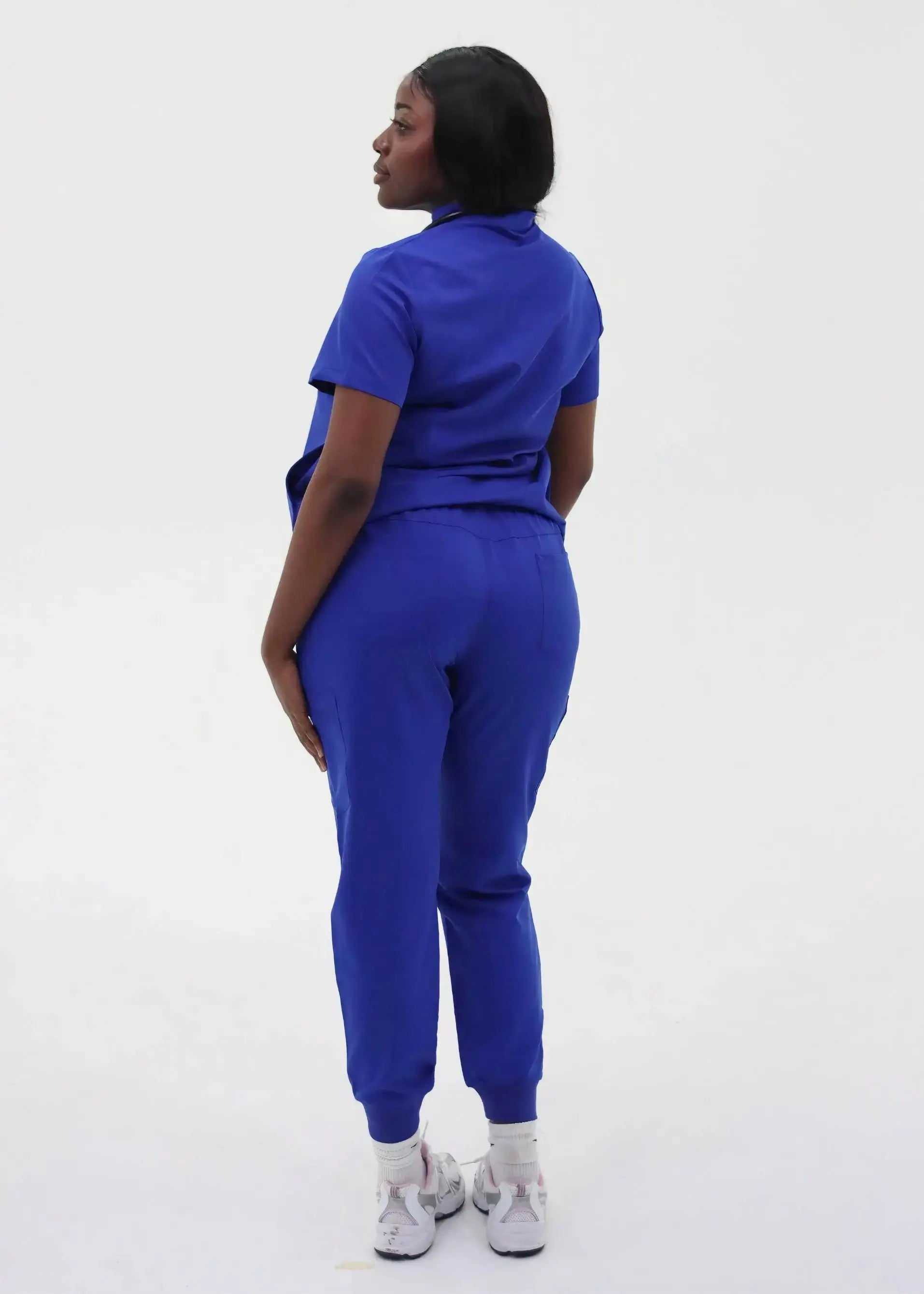 ZÉNA STYLE™ - HAUT COL MANDARIN TROIS POCHES BLEU ROYAL SoignerAvecStyle™