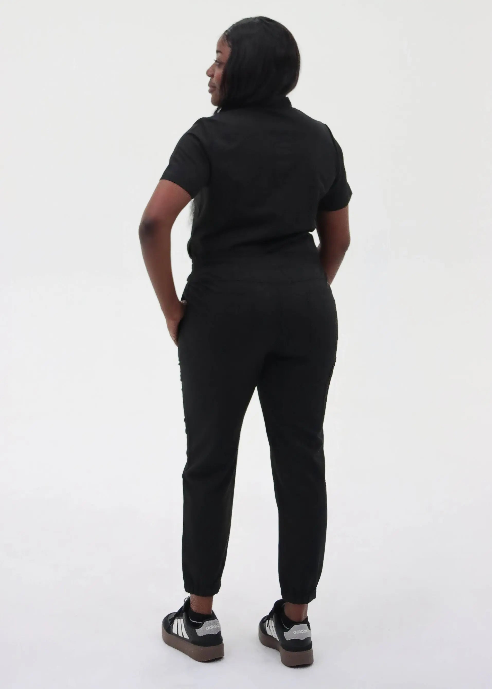 ZÉNA STYLE™ - PANTALON JOGGER SIX POCHES NOIR SoignerAvecStyle™
