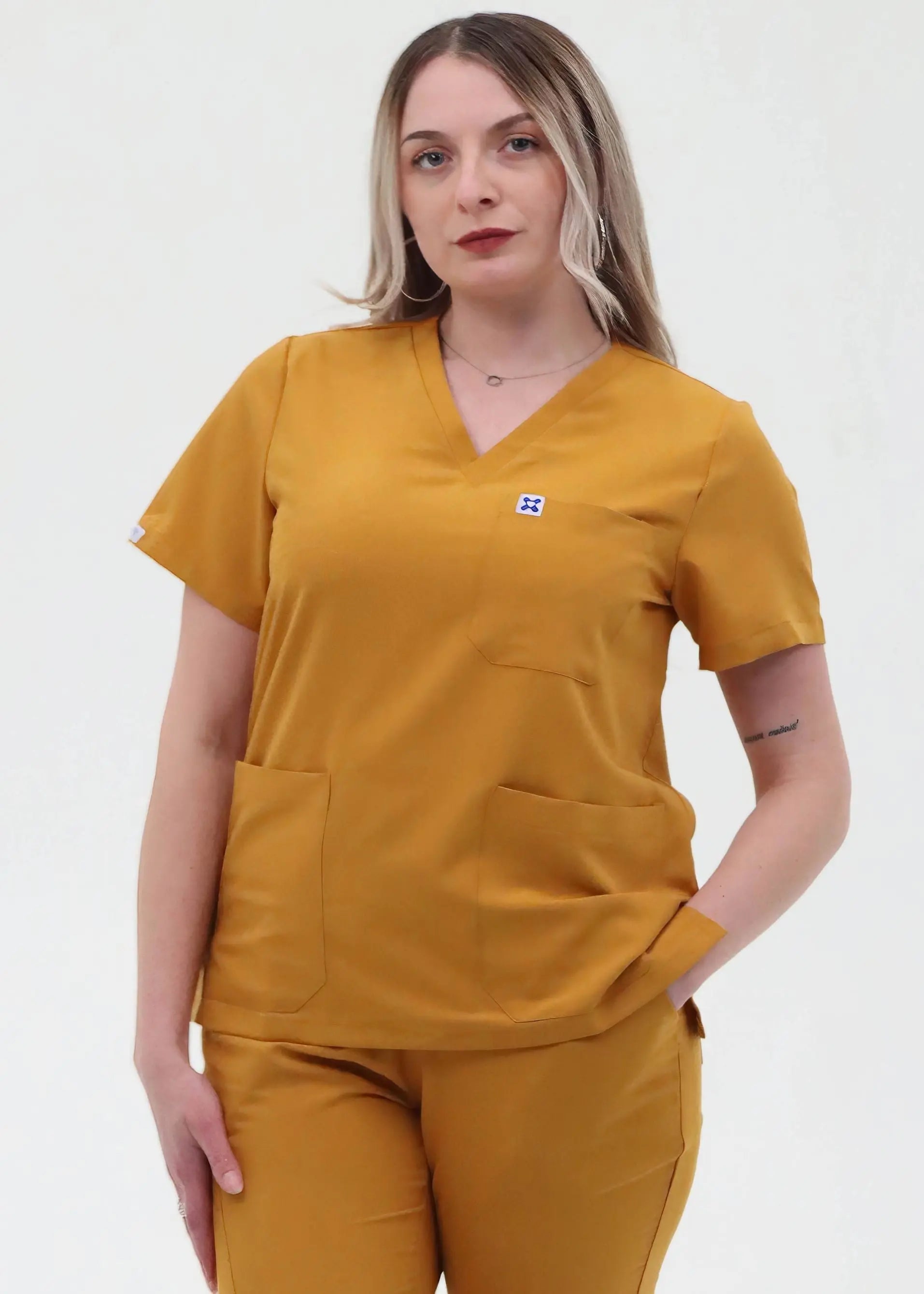 HAUT COL EN V - TROIS POCHES - EVA STYLE™ SoignerAvecStyle™
